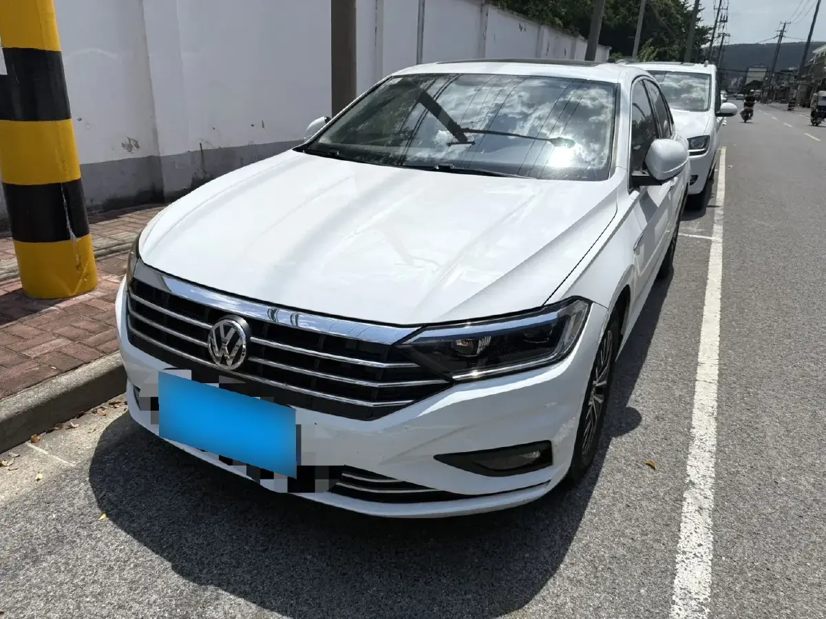 2021 Volkswagen Sagitar 1.2T 116HP L4 7DCT