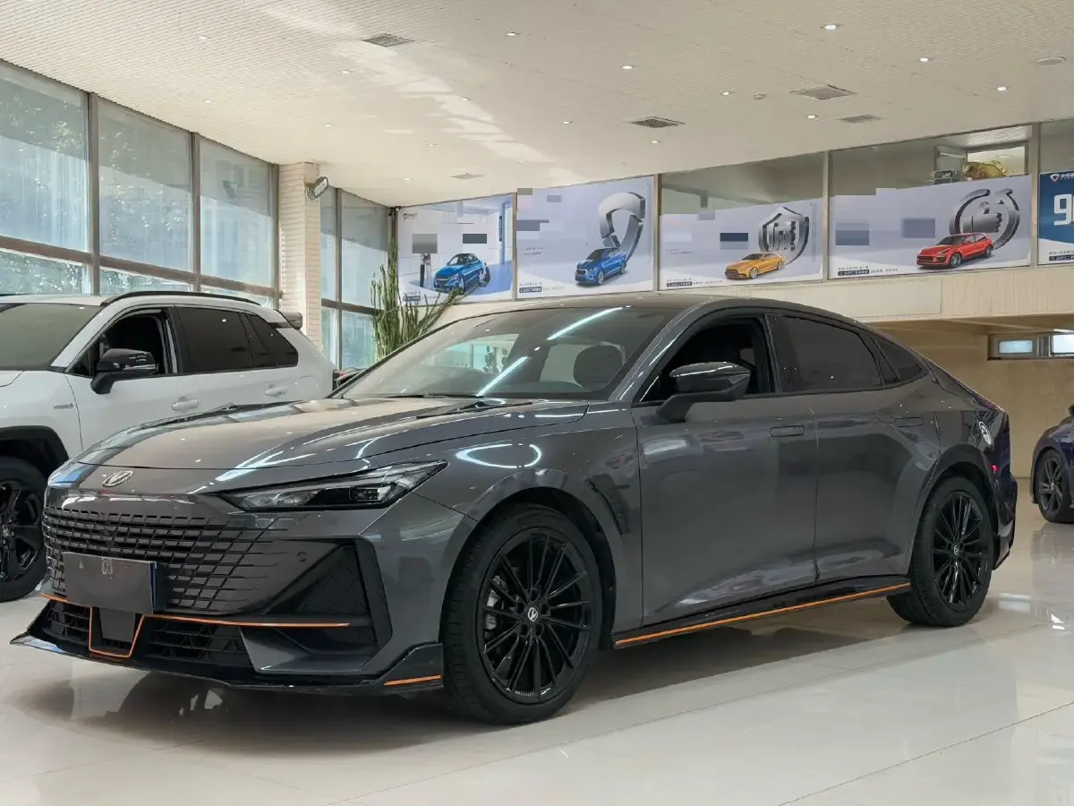 2022 ChangAn UNI-V 1.5T 188HP L4 7DCT