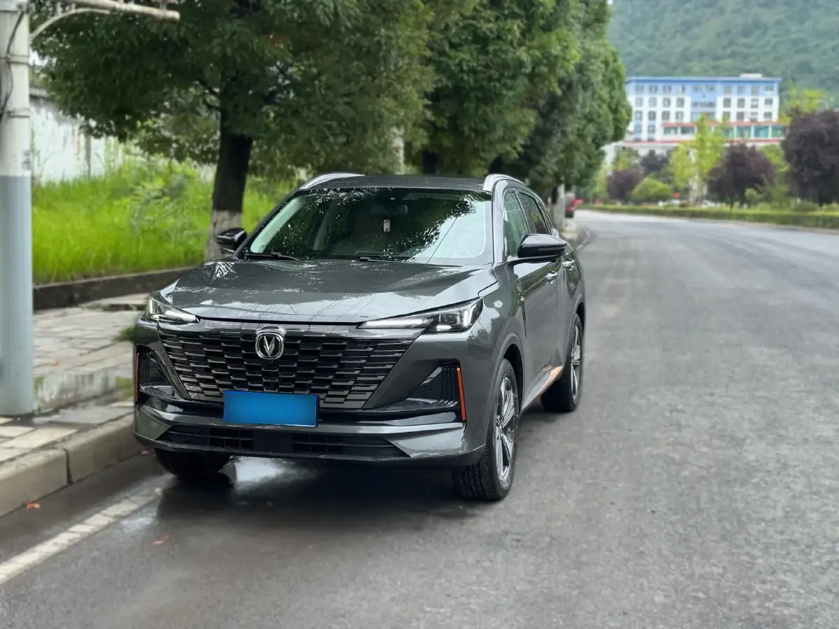 2022 ChangAn CS75 Plus 1.5T 188HP L4 8AT