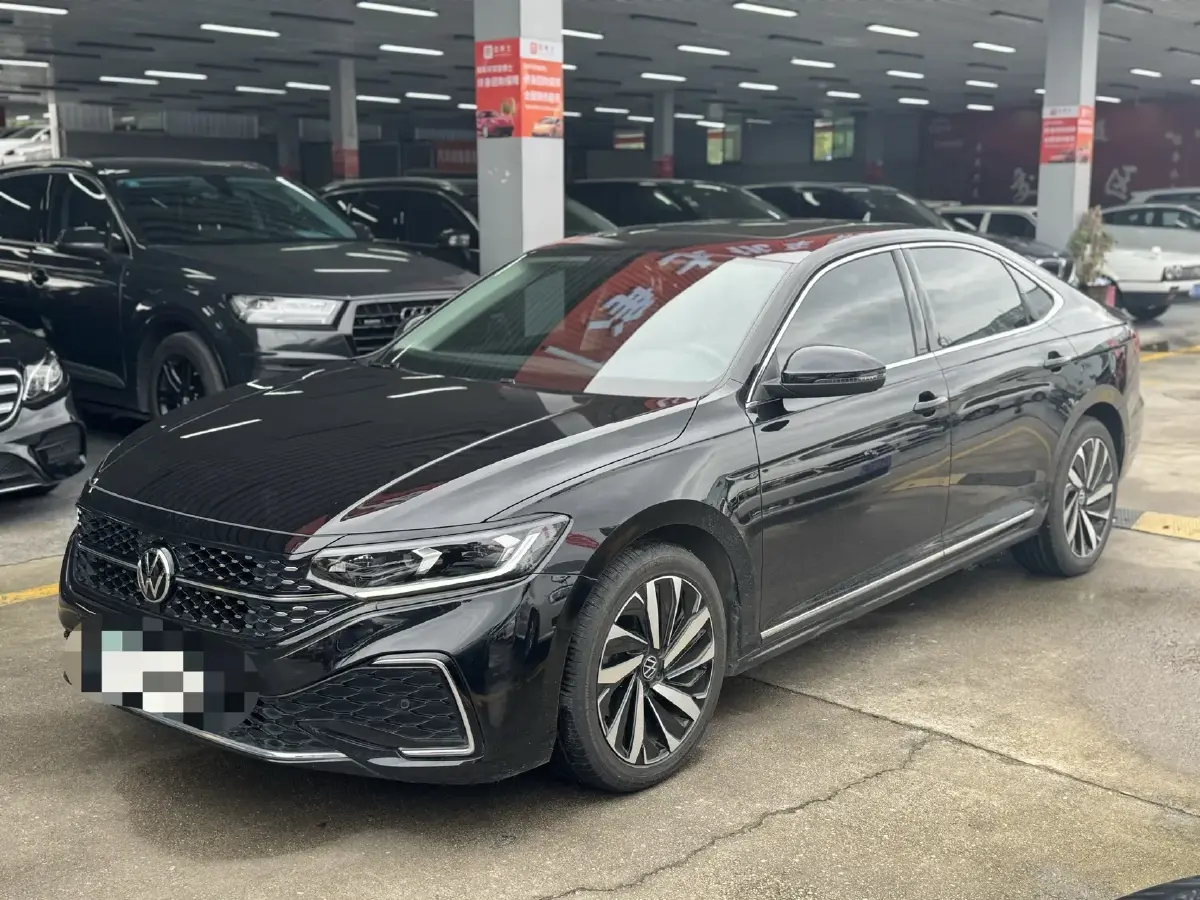 2022 Volkswagen Passat 2.0T 186HP L4 7DCT