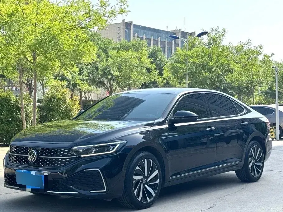 2022 Volkswagen Passat 2.0T 186HP L4 7DCT