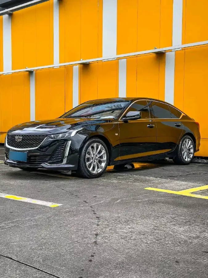 2022 Cadillac CT5 2.0T 237HP L4 10AT