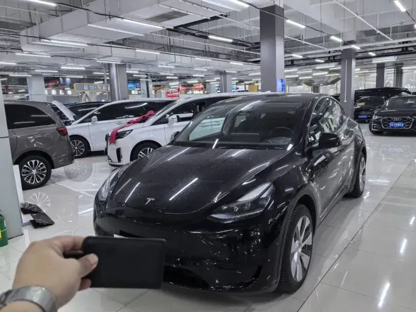 2022 Tesla Model Y BEV 60KWH