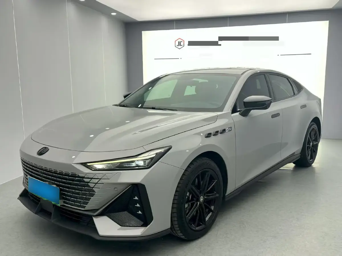 2023 ChangAn UNI-V iDD 1.5T 170HP L4 6TCT PHEV 18.4KWH