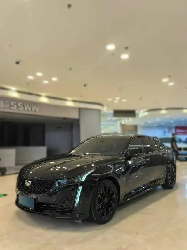 2022 Cadillac CT5 2.0T 237HP L4 10AT