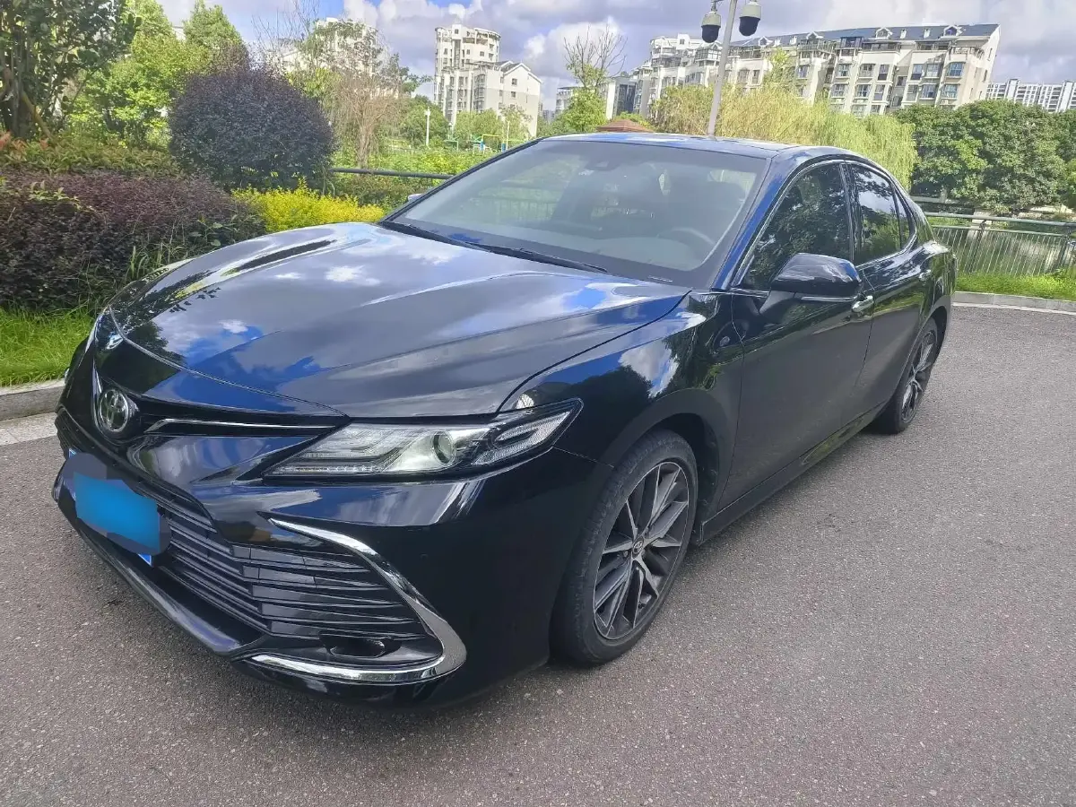 2021 Toyota Camry 2.5L 209HP L4 8AT