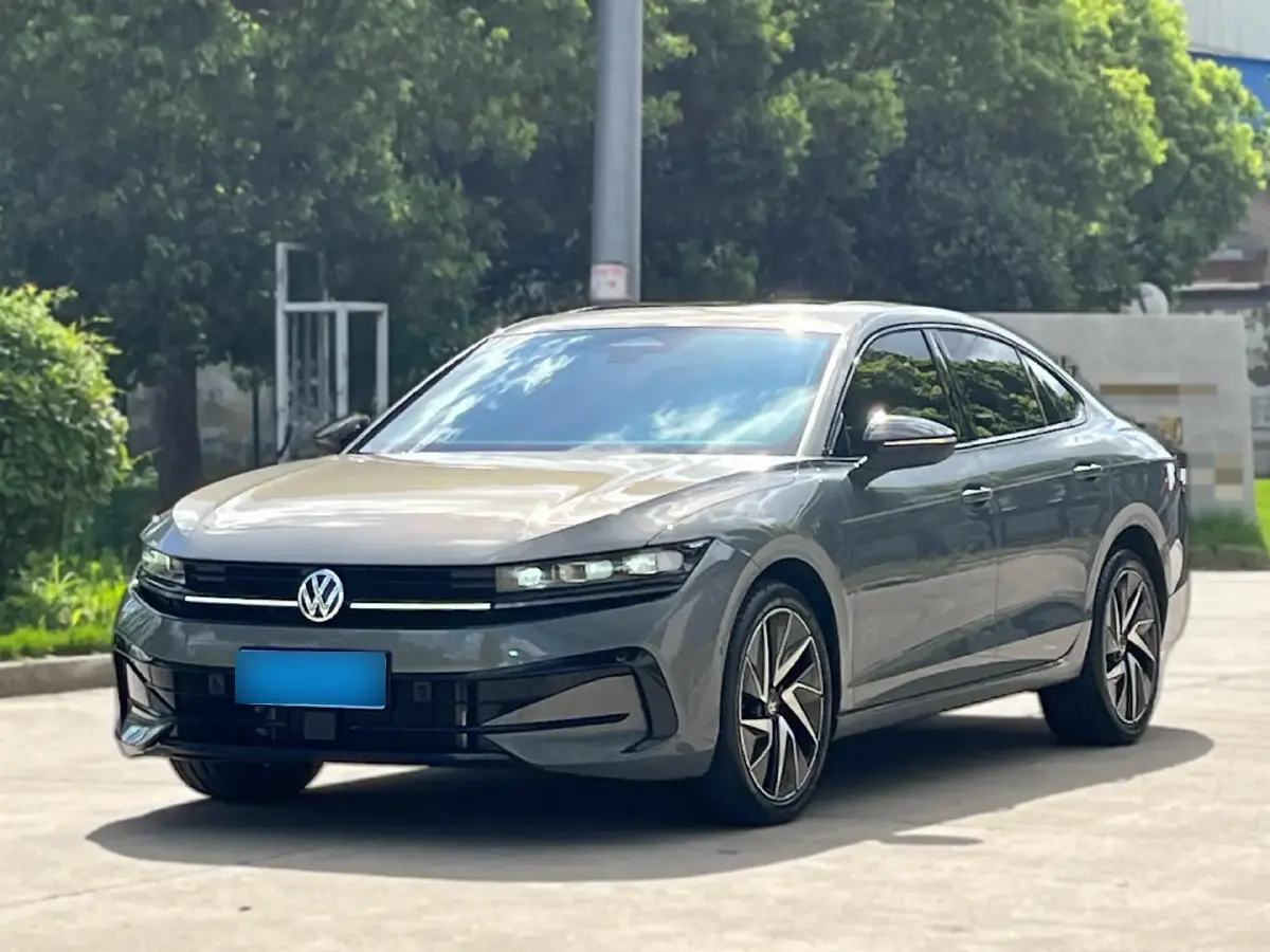 2024 Volkswagen Magotan 2.0T 220HP L4 7DCT