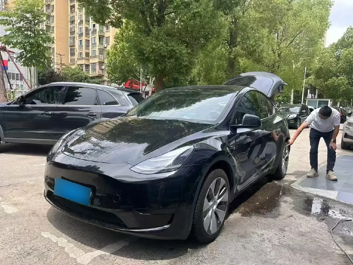 2022 Tesla Model Y BEV 60KWH