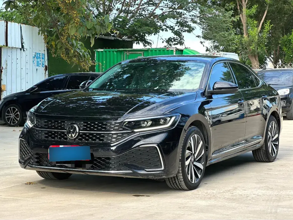 2023 Volkswagen Passat 2.0T 186HP L4 7DCT