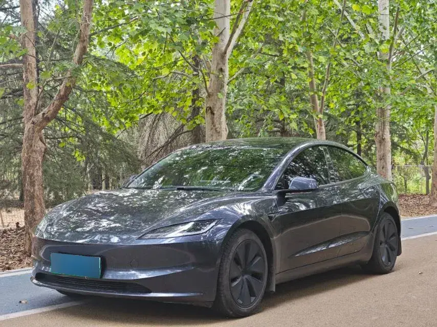 2025 Tesla Model 3 BEV 62.5KWH