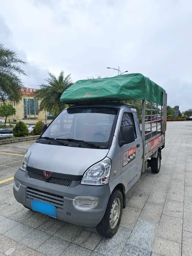 2020 WuLing RongGuang Mini Truck 1.5L 99HP L4 5MT
