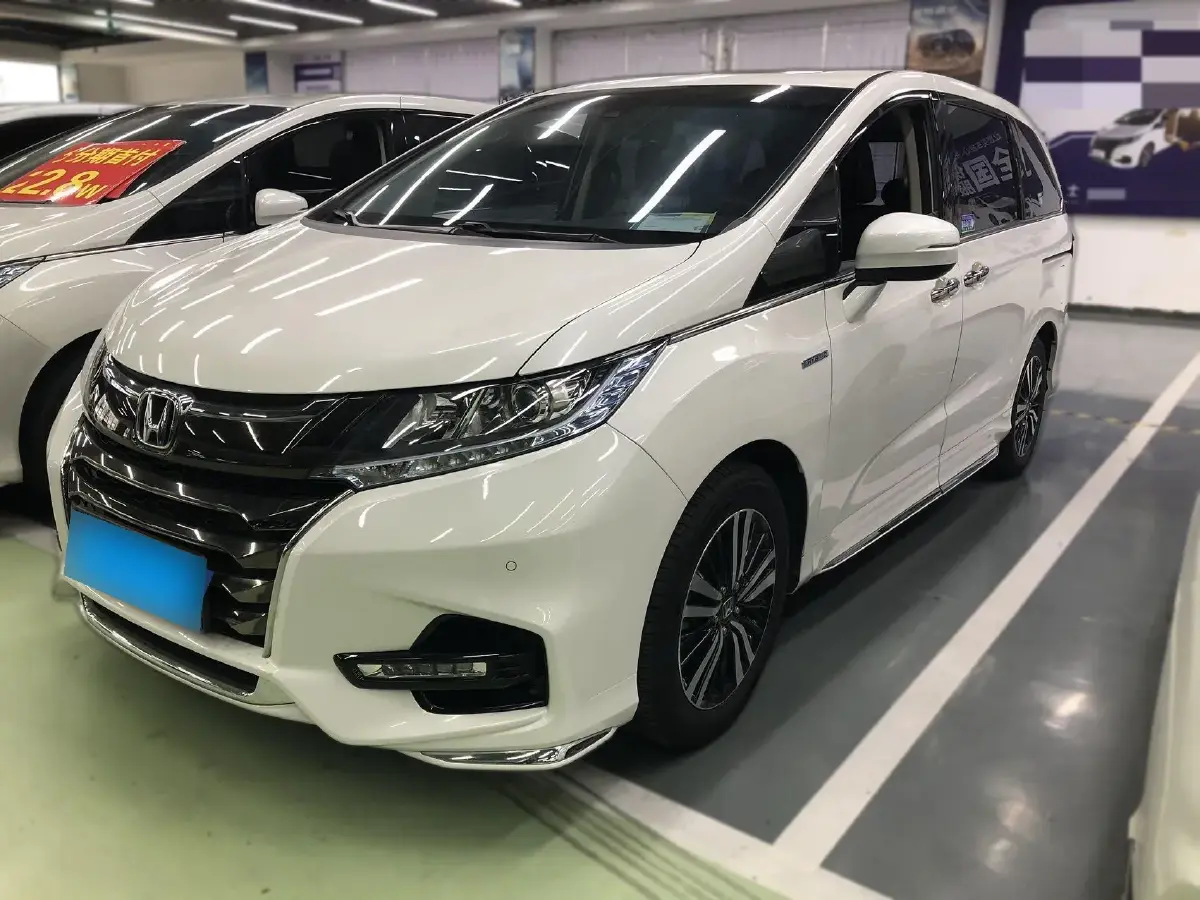 2019 Honda Odyssey 2.0L 146HP L4 E-CVT Hybrid