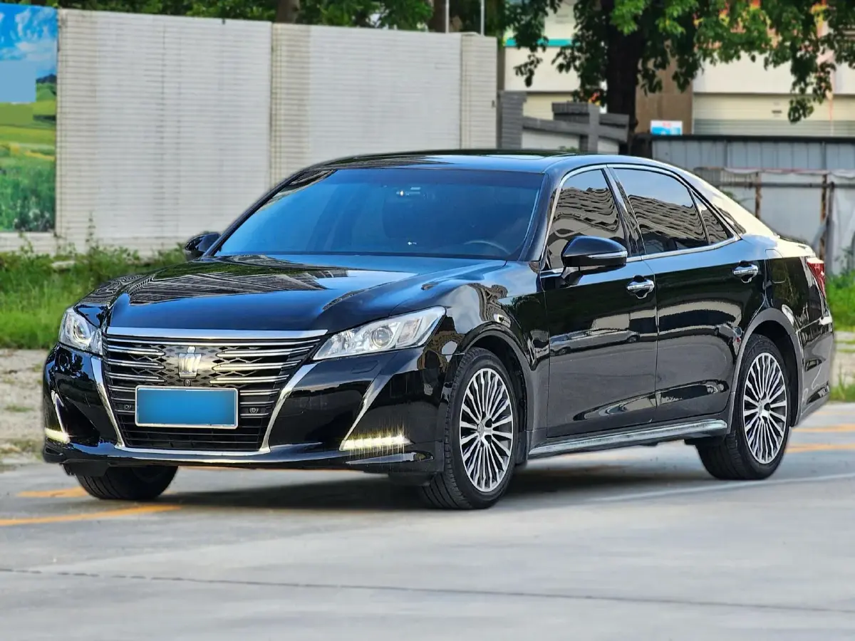 2018 Toyota Crown 2.0T 235HP L4 8AT