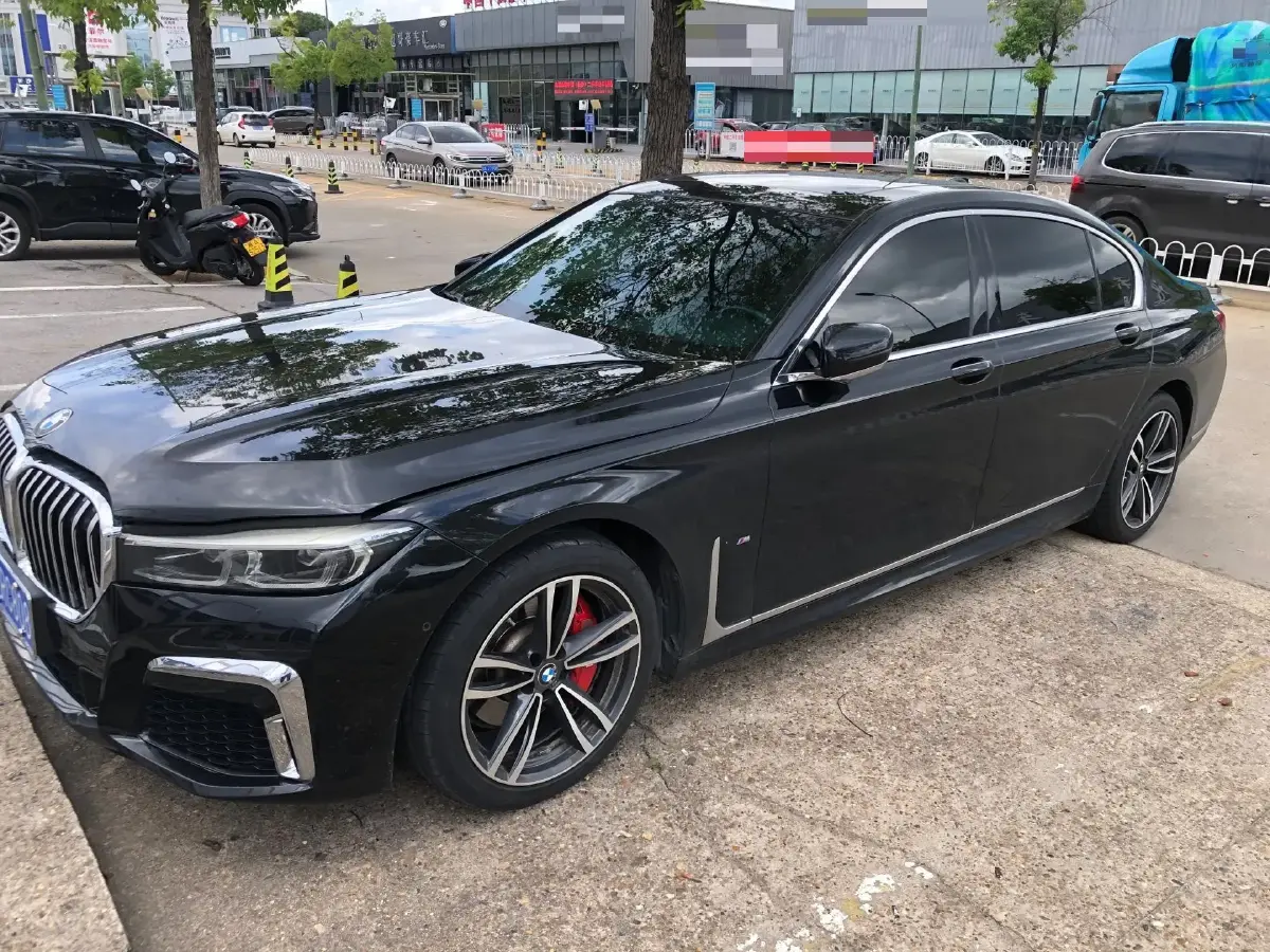 2021 BMW 7 Series 2.0T 265HP L4 8AT