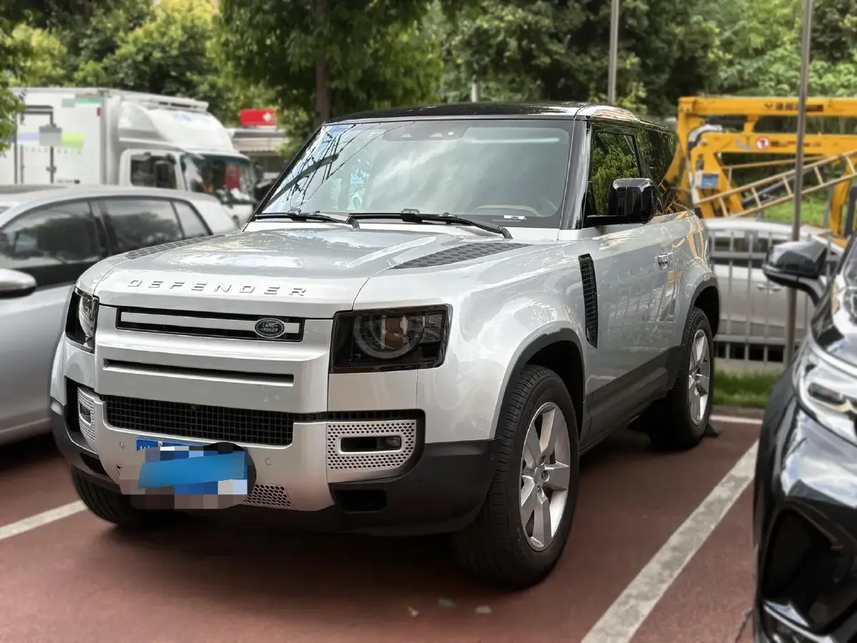 2024 Land Rover Defender 3.0T 400HP L6 8AT