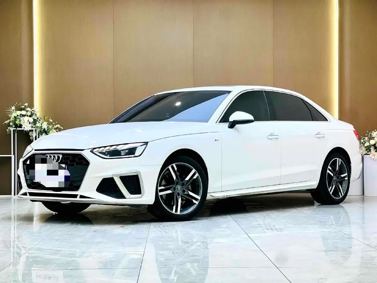 2022 Audi A4L 2.0T 190HP L4 7DCT
