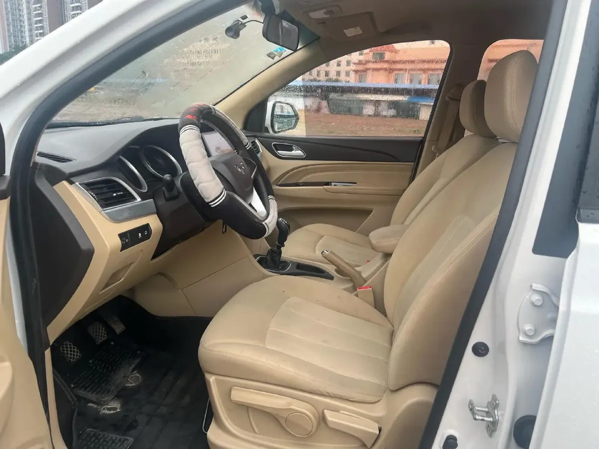 2020 WuLing 730 1.5L 105HP L4 6MT,autocango,china used car exporter,china ev exporter,chinese used car exporter,chinese used ev exporter