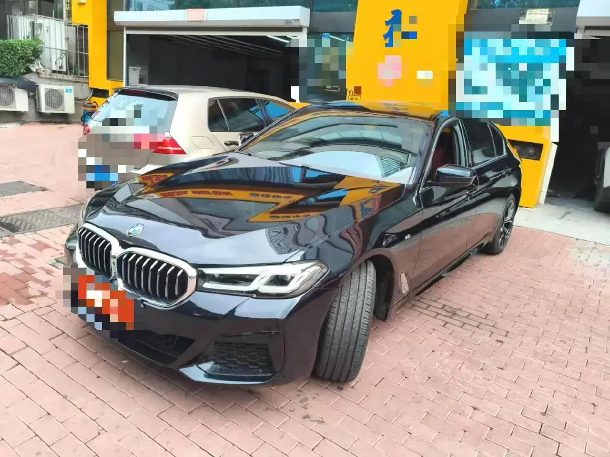 2022 BMW 5 Series 2.0T 252HP L4 8AT