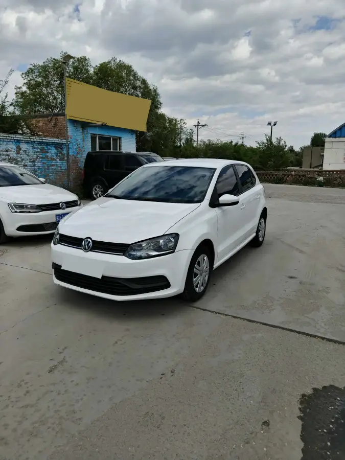 2016 Volkswagen Polo 1.4L 90HP L4 6AT