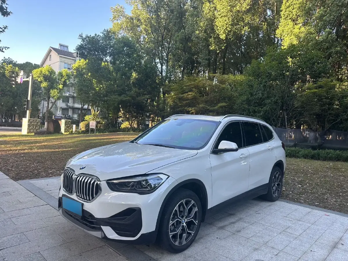 2021 BMW X1 2.0T 192HP L4 7DCT