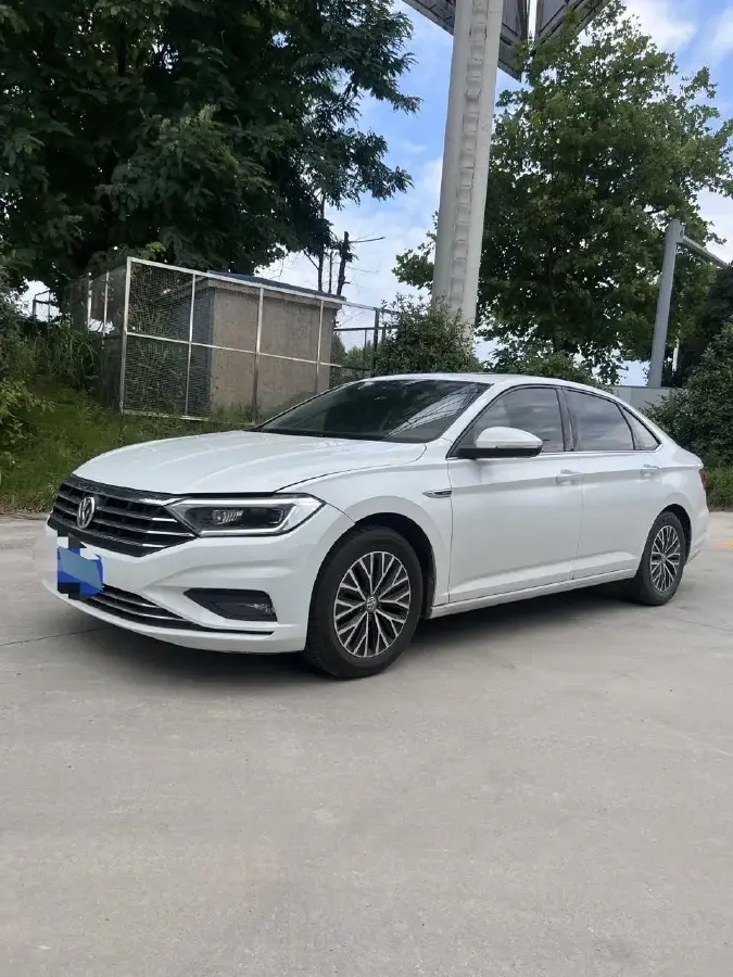 2021 Volkswagen Sagitar 1.2T 116HP L4 7DCT