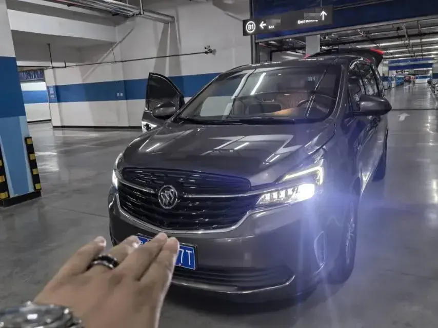 2021 Buick GL8 2.0T 237HP L4 9AT