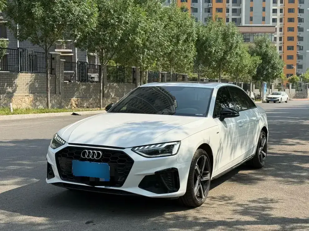 2024 Audi A4L 2.0T 190HP L4 7DCT