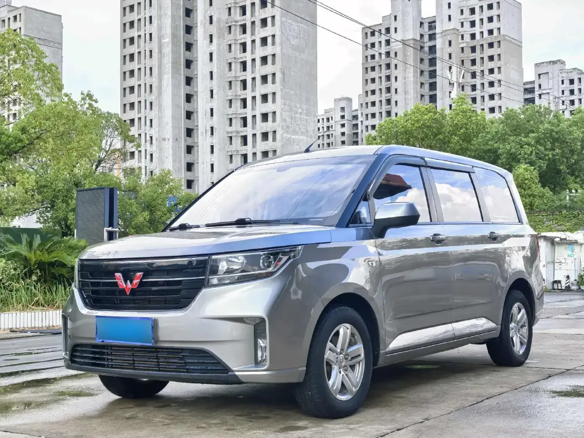 2019 WuLing HongGuang Plus 1.5T 147HP L4 6MT