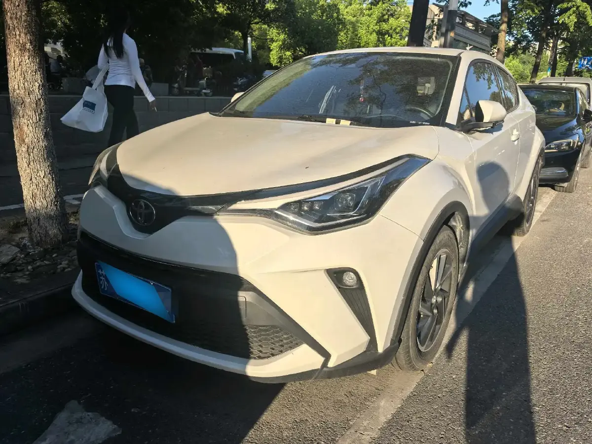 2021 Toyota C-HR 2.0L 171HP L4 CVT