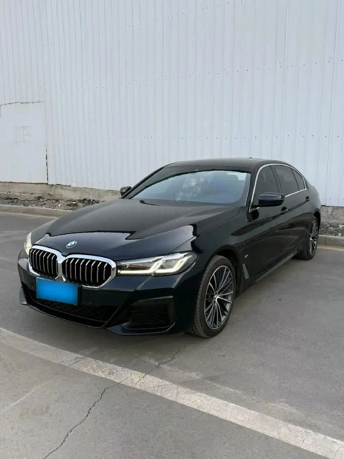 2022 BMW 5 Series 2.0T 252HP L4 8AT