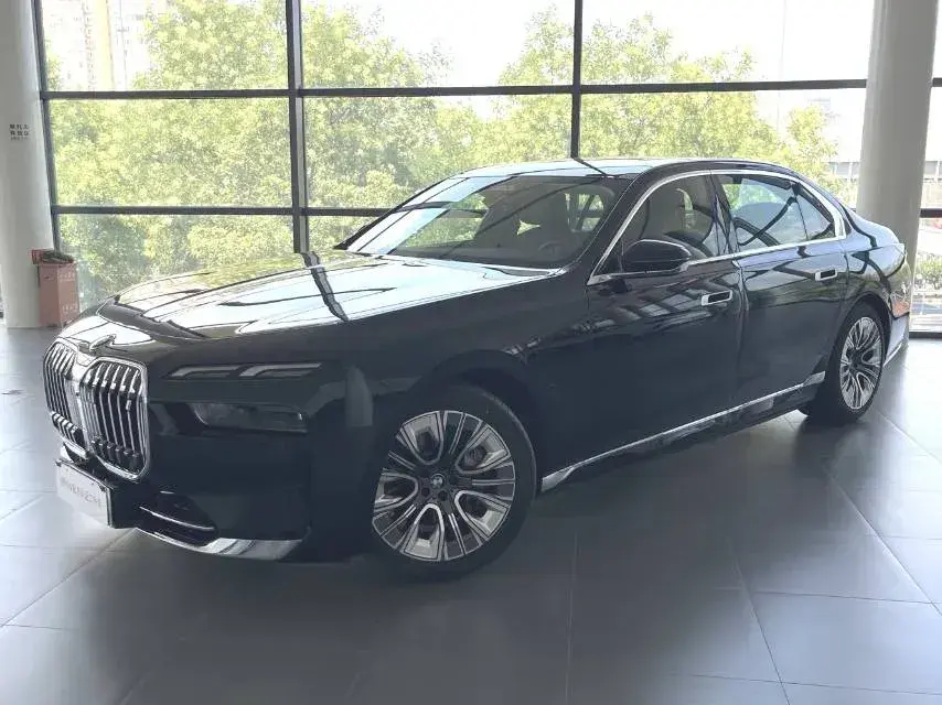 2023 BMW i7 BEV 101.7KWH