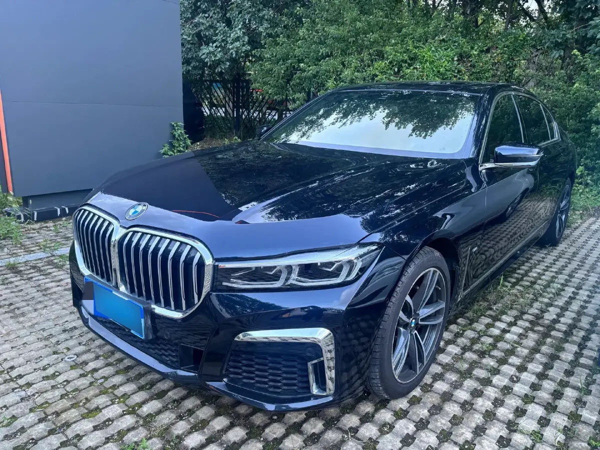 2021 BMW 7 Series 2.0T 265HP L4 8AT