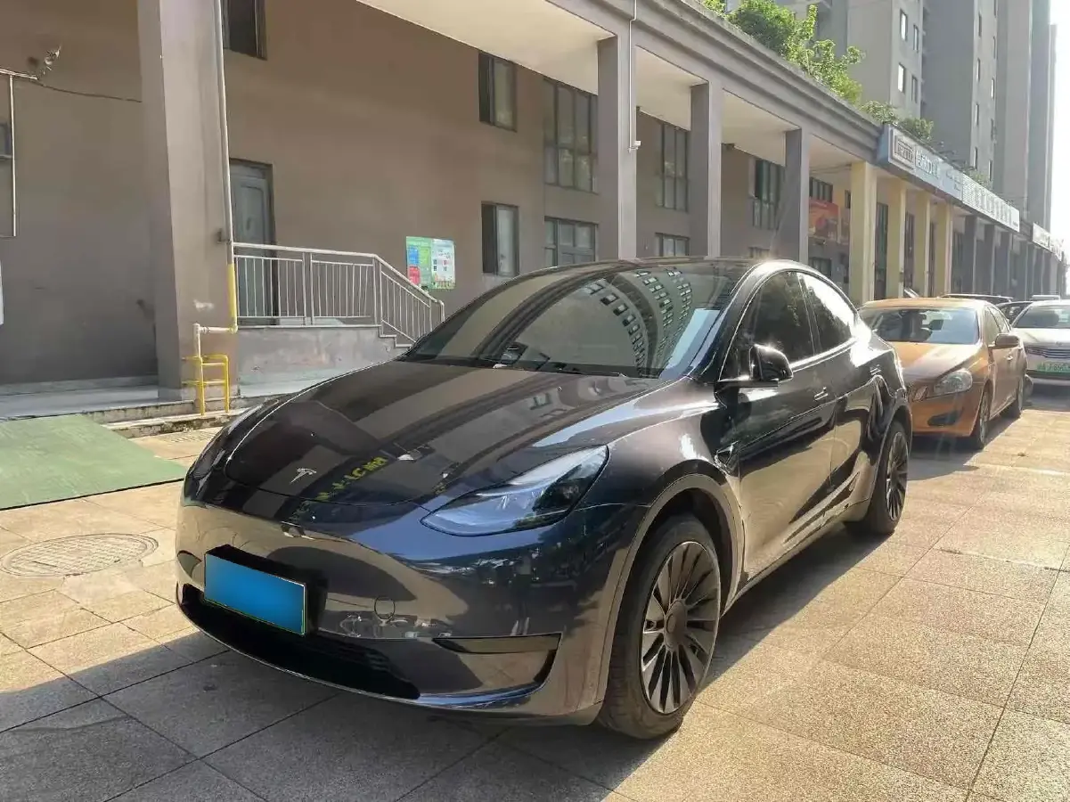 2024 Tesla Model Y BEV 60KWH