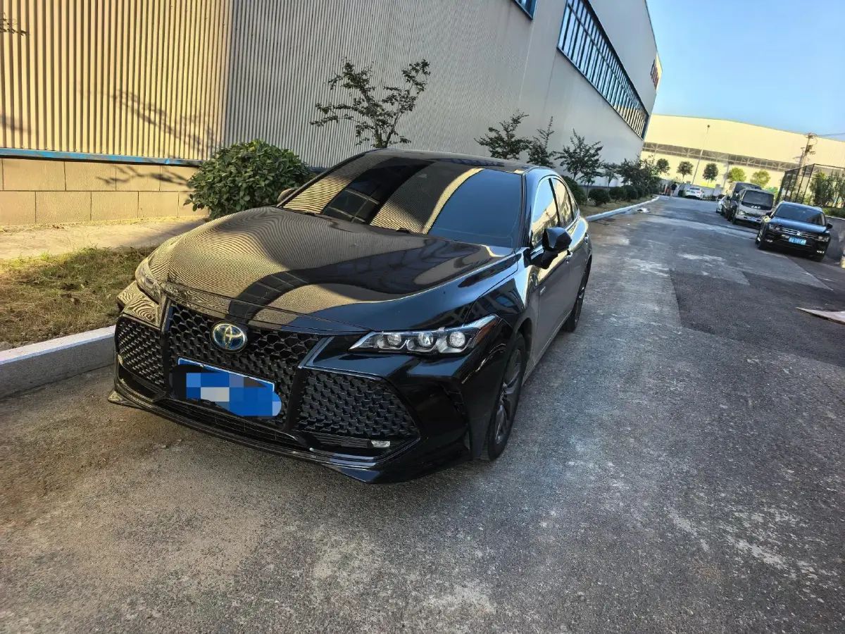 2019 Toyota Avalon 2.5L 178HP L4 E-CVT Hybrid