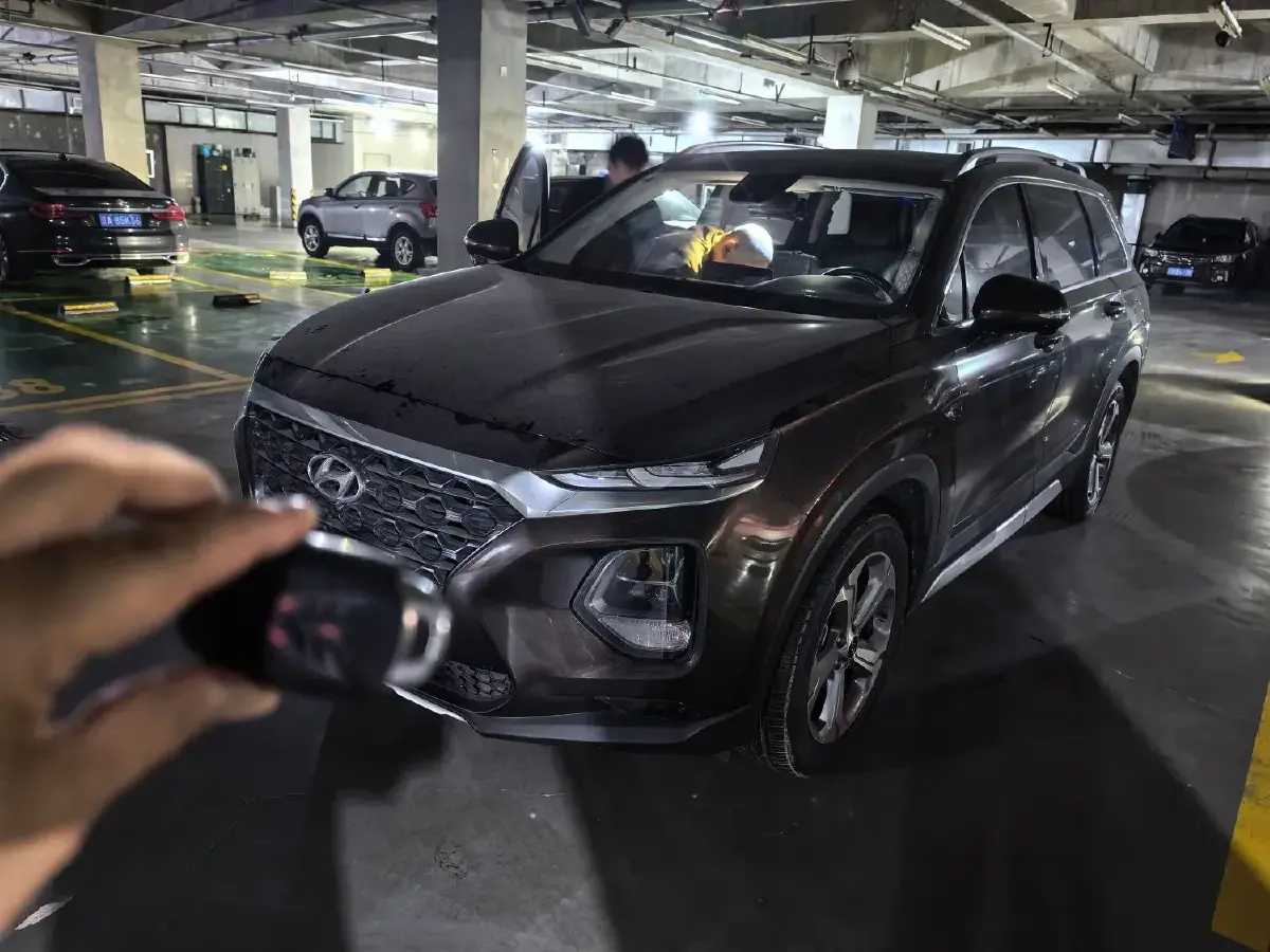 2019 Hyundai Santafe 2.0T 240HP L4 8AT