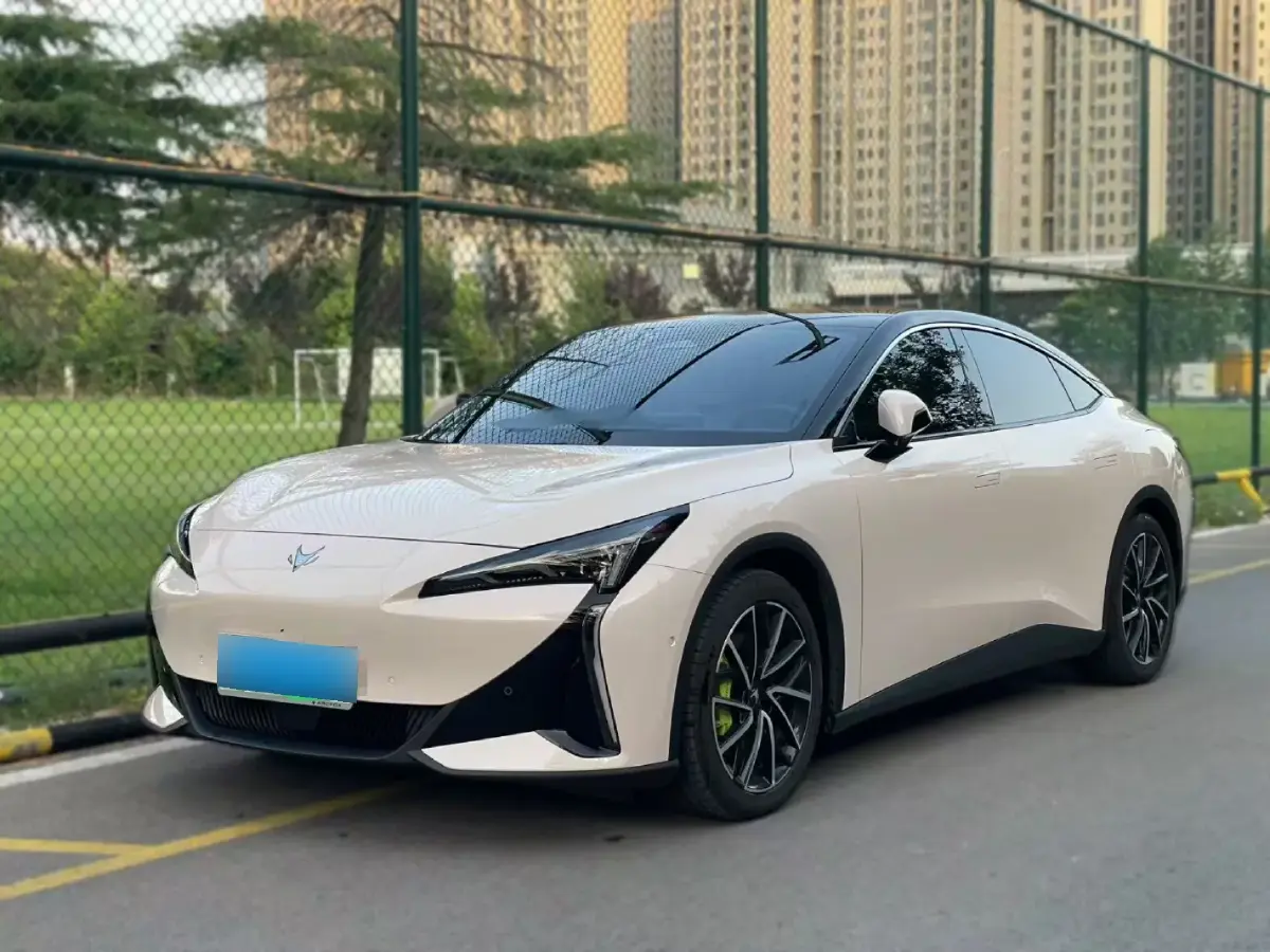 2024 ARCFOX αS5 BEV 79.2KWH 2024 ARCFOX αS5 BEV 79.2KWH