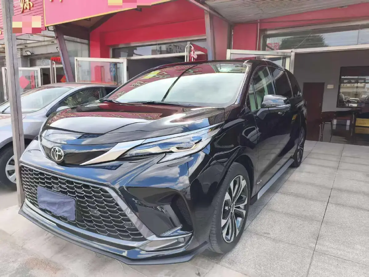 2024 Toyota Granvia 2.5L 189HP L4 E-CVT Hybrid