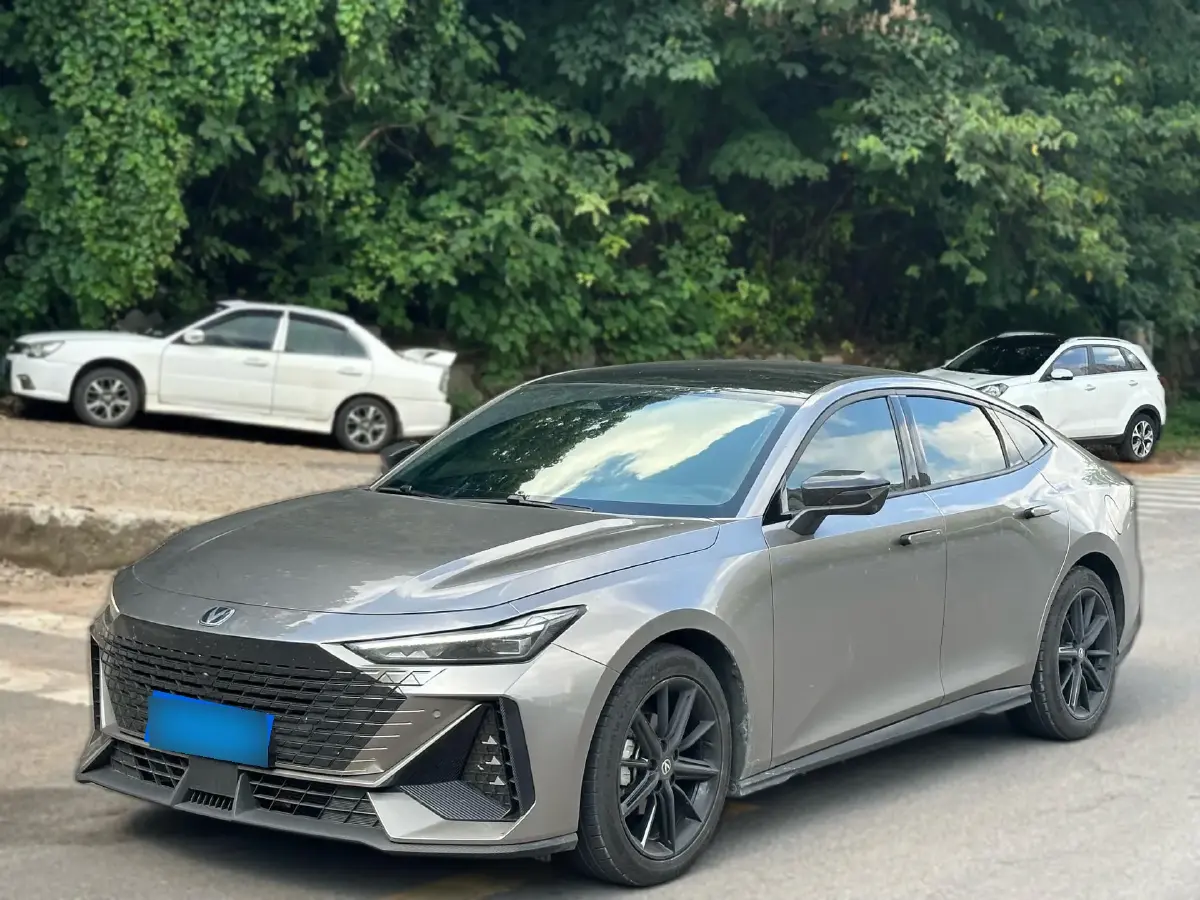 2022 ChangAn UNI-V 1.5T 188HP L4 7DCT