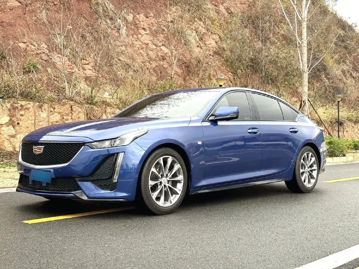 2020 Cadillac CT5 2.0T 237HP L4 10AT