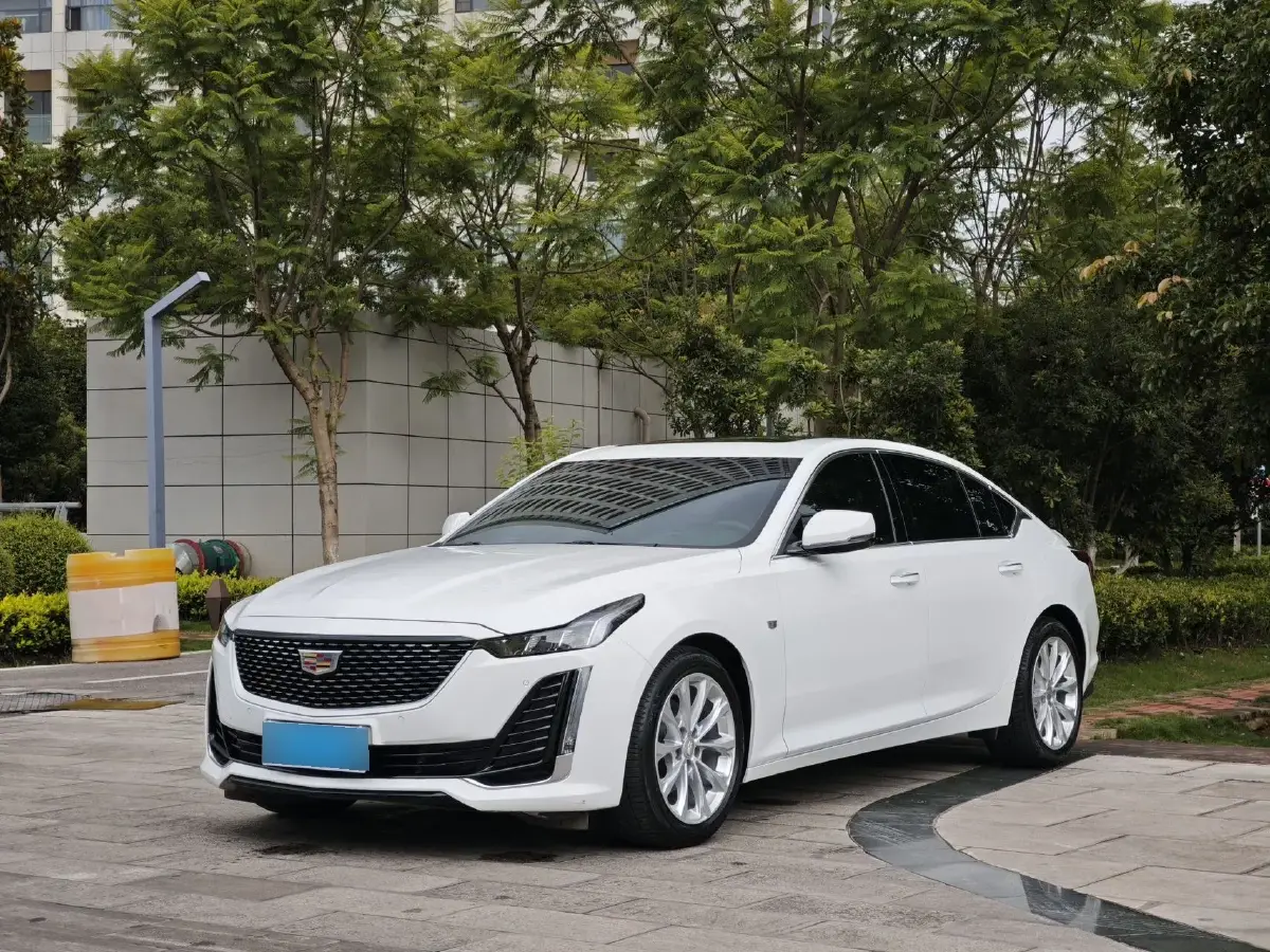 2022 Cadillac CT5 2.0T 237HP L4 10AT