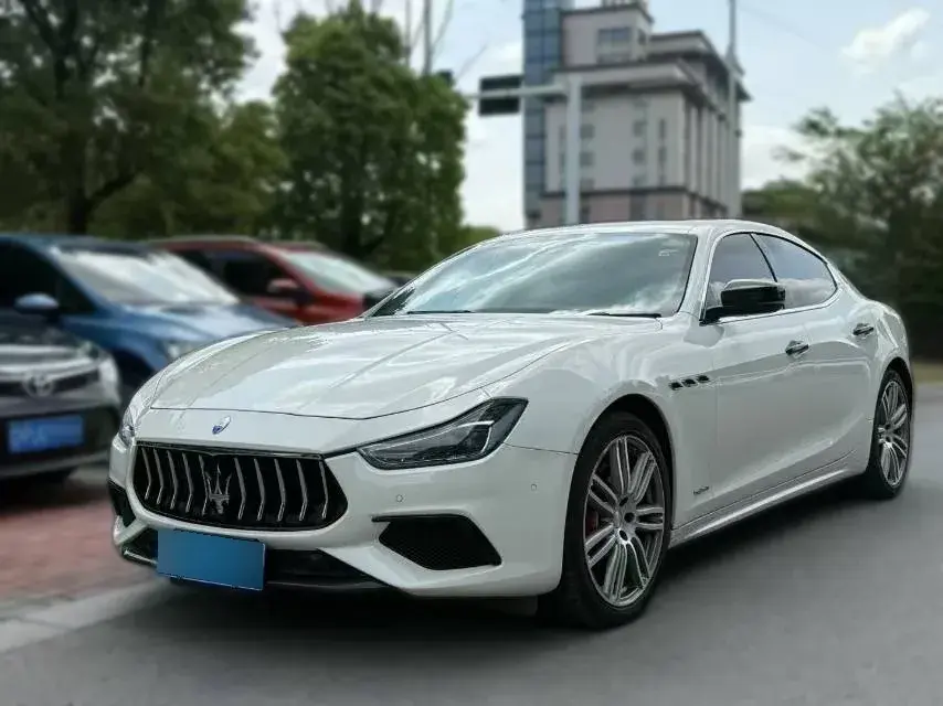 2018 Maserati Ghibli 3.0T 350HP V6 8AT