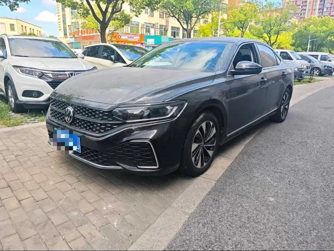 2022 Volkswagen Passat 2.0T 186HP L4 7DCT