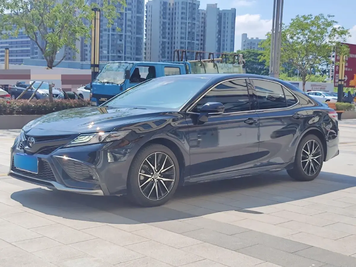 2021 Toyota Camry 2.5L 209HP L4 8AT