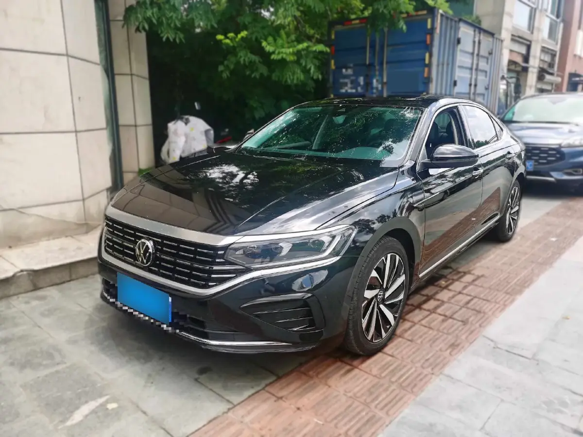 2022 Volkswagen Passat 2.0T 186HP L4 7DCT