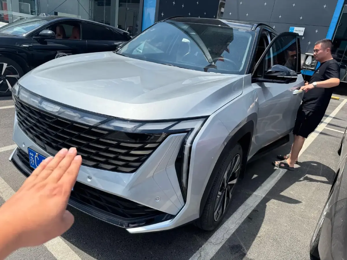 2023 Geely StarRay 1.5T 181HP L4 7DCT