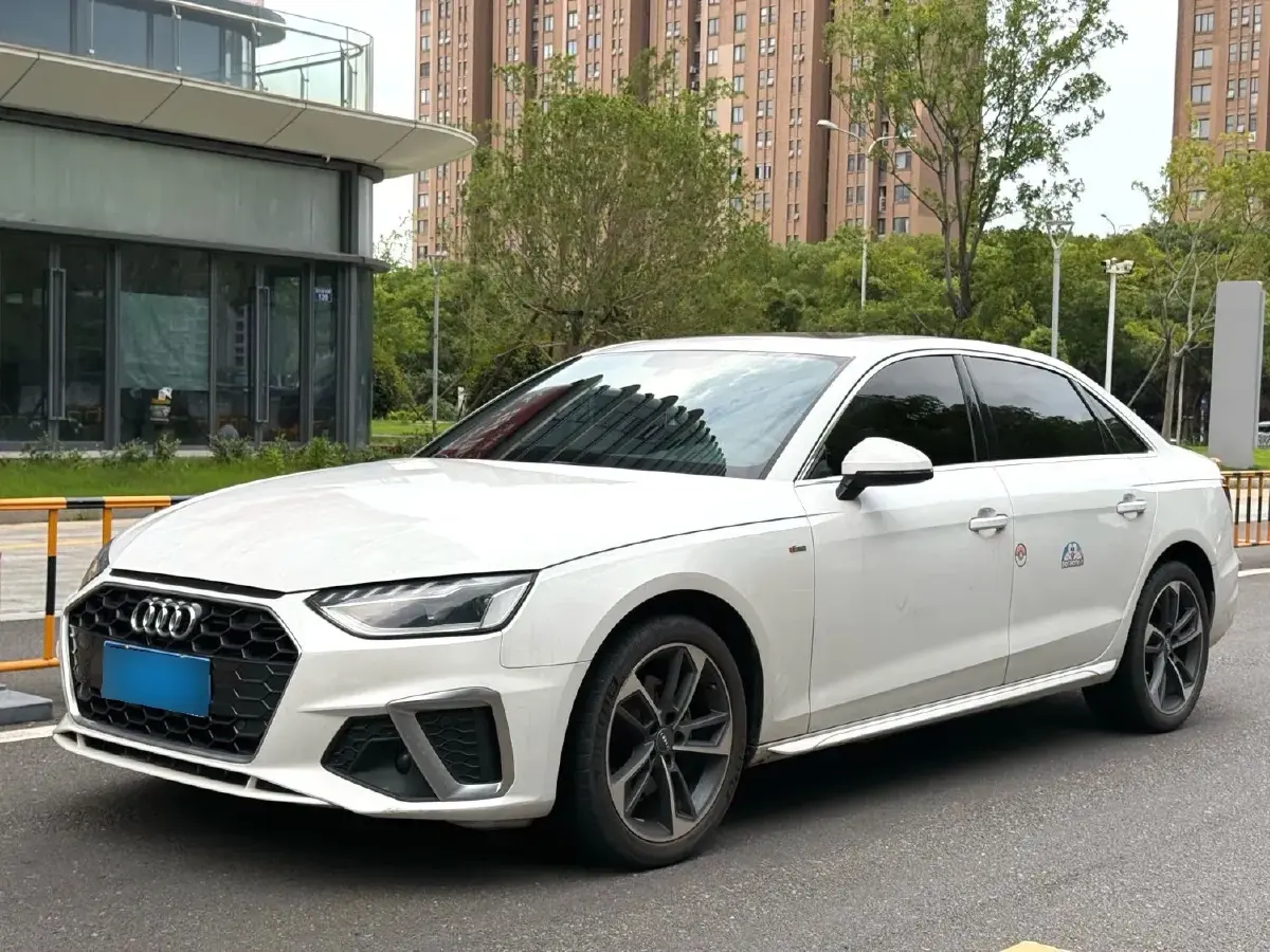 2020 Audi A4L 2.0T 150HP L4 7DCT