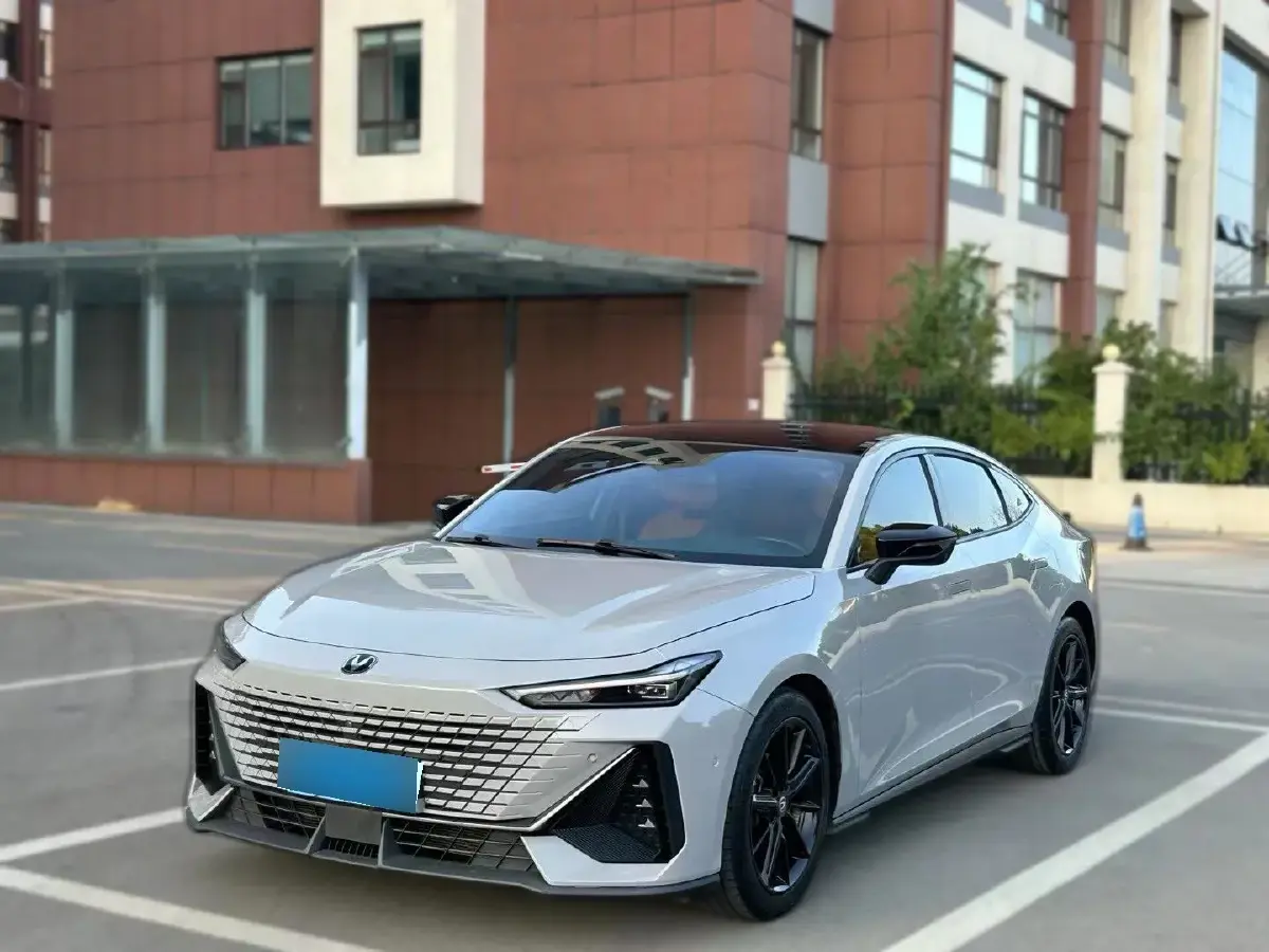 2022 ChangAn UNI-V 1.5T 188HP L4 7DCT