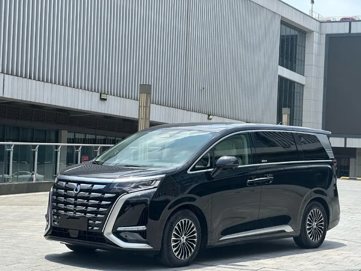 2022 Denza D9 1.5T 139HP L4 E-CVT PHEV 40.06KWH 2022 Denza D9 1.5T 139HP L4 E-CVT PHEV 40.06KWH