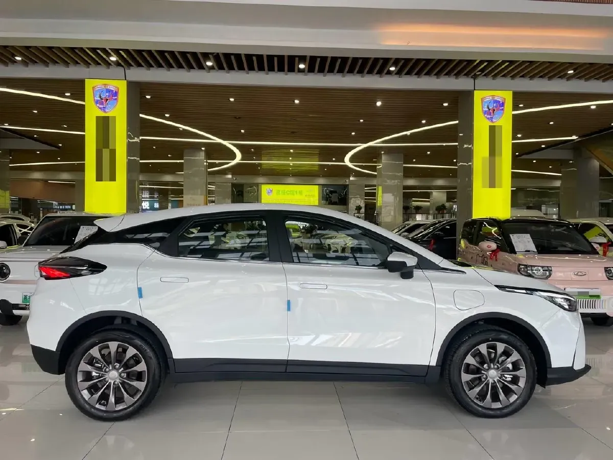 2022 Geometry M6 BEV 70KWH,autocango,china used car exporter,china ev exporter,chinese used car exporter,chinese used ev exporter