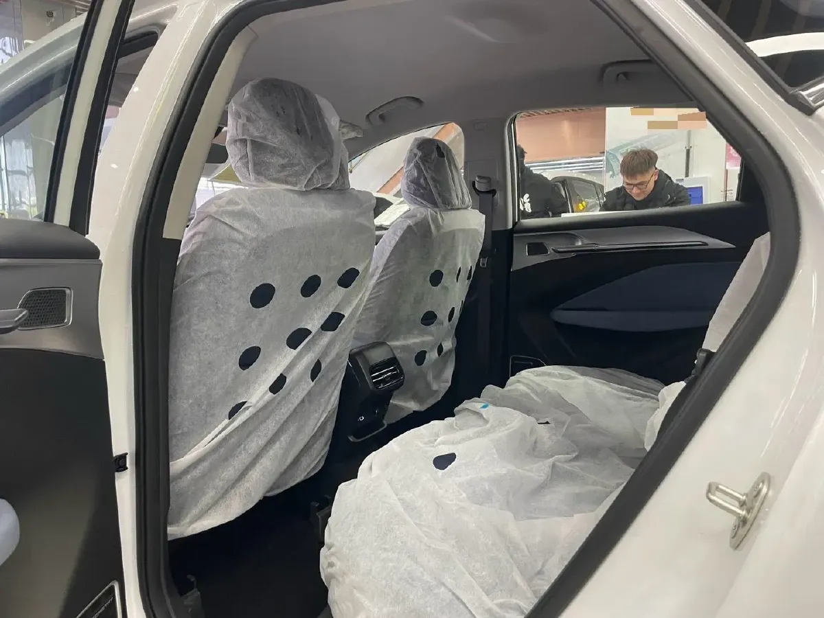 2022 Geometry M6 BEV 70KWH,autocango,china used car exporter,china ev exporter,chinese used car exporter,chinese used ev exporter